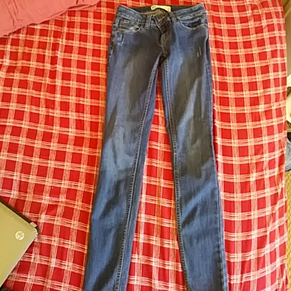 Medium wash skinny jeans